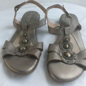 Naturalizer Brown Hook Loop Slingbacks Jewels 8.5